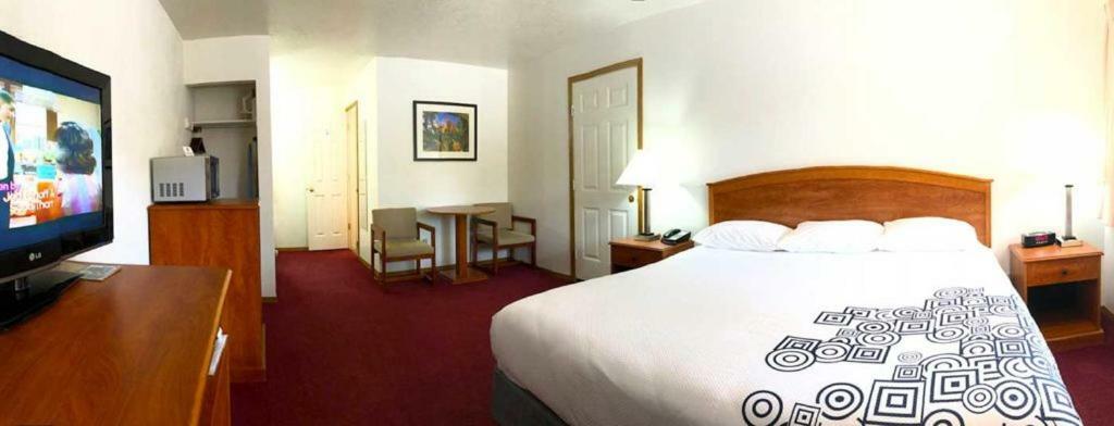 Austin'S Chuckwagon Motel Torrey Exterior foto